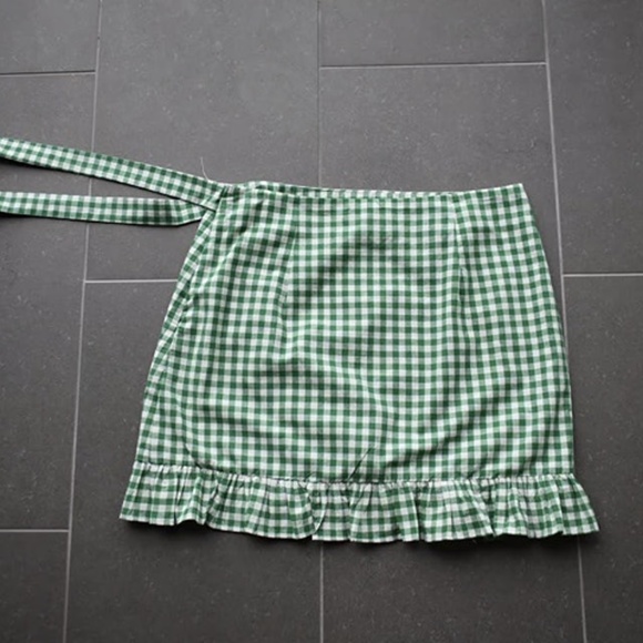 Glamorous Petite Wrap Mini Skirt Green Gingham Sz10 Spring Summer Ruffle Hem Med - Picture 6 of 7